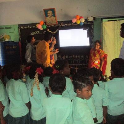 Class 1 Students Sing Along The Screen Song