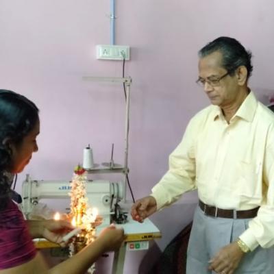 Dpf Parthasarathy Lighting The Kuthu Vilakku To Inaugurate