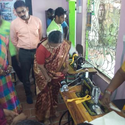 Sewing Machine Operations Start By Pressing The Foot Pedal