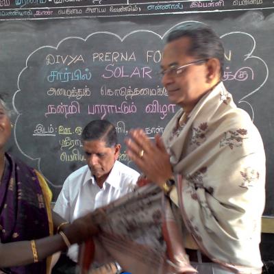 Hm Tmt Lakshmi Welcoming Dpf Managing Trustee With Ponnadai